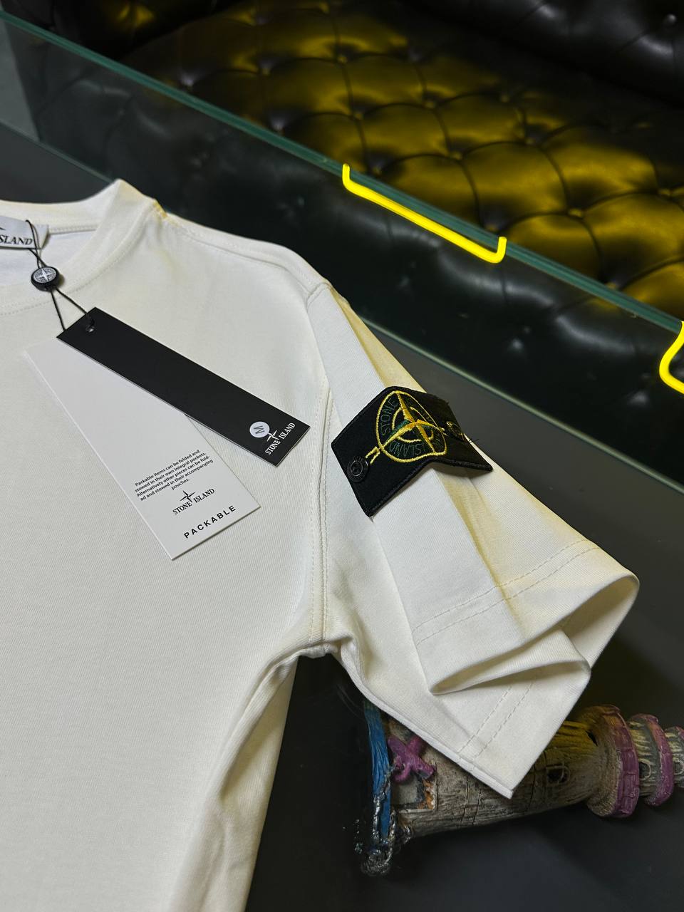 T-shirt stone islanda motif blanc